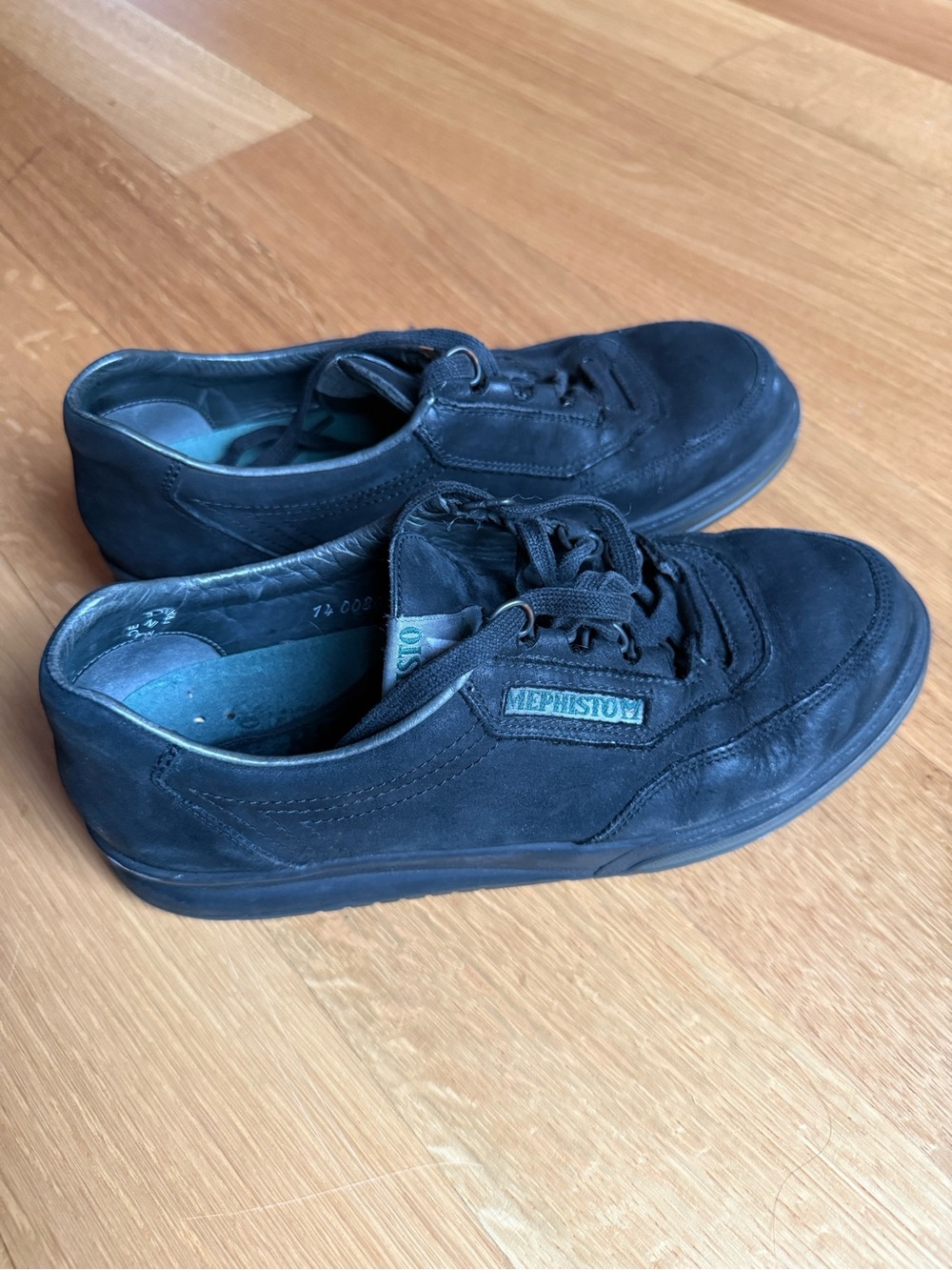 Mephisto Women’s Black Nubuck Leather Sneakers Sz 9